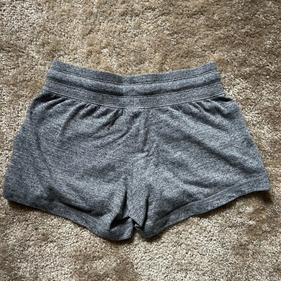 NIKE SHORTS - Picture 2 of 4